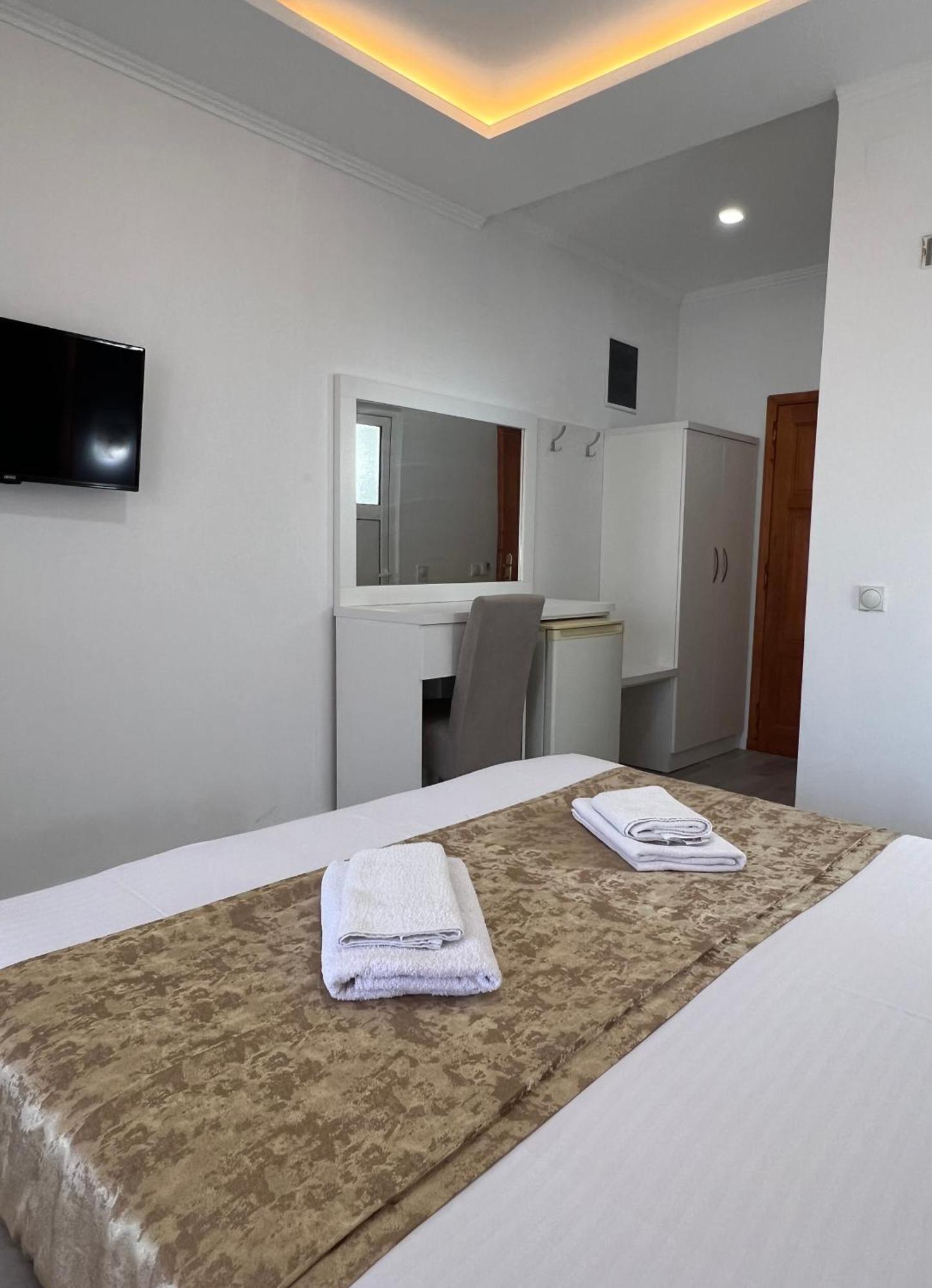 Apartments Fati & Flori أولتْسي الغرفة الصورة